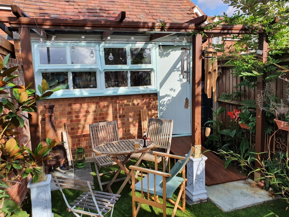 Lotus Pod House Homestay Horsell Exterior foto