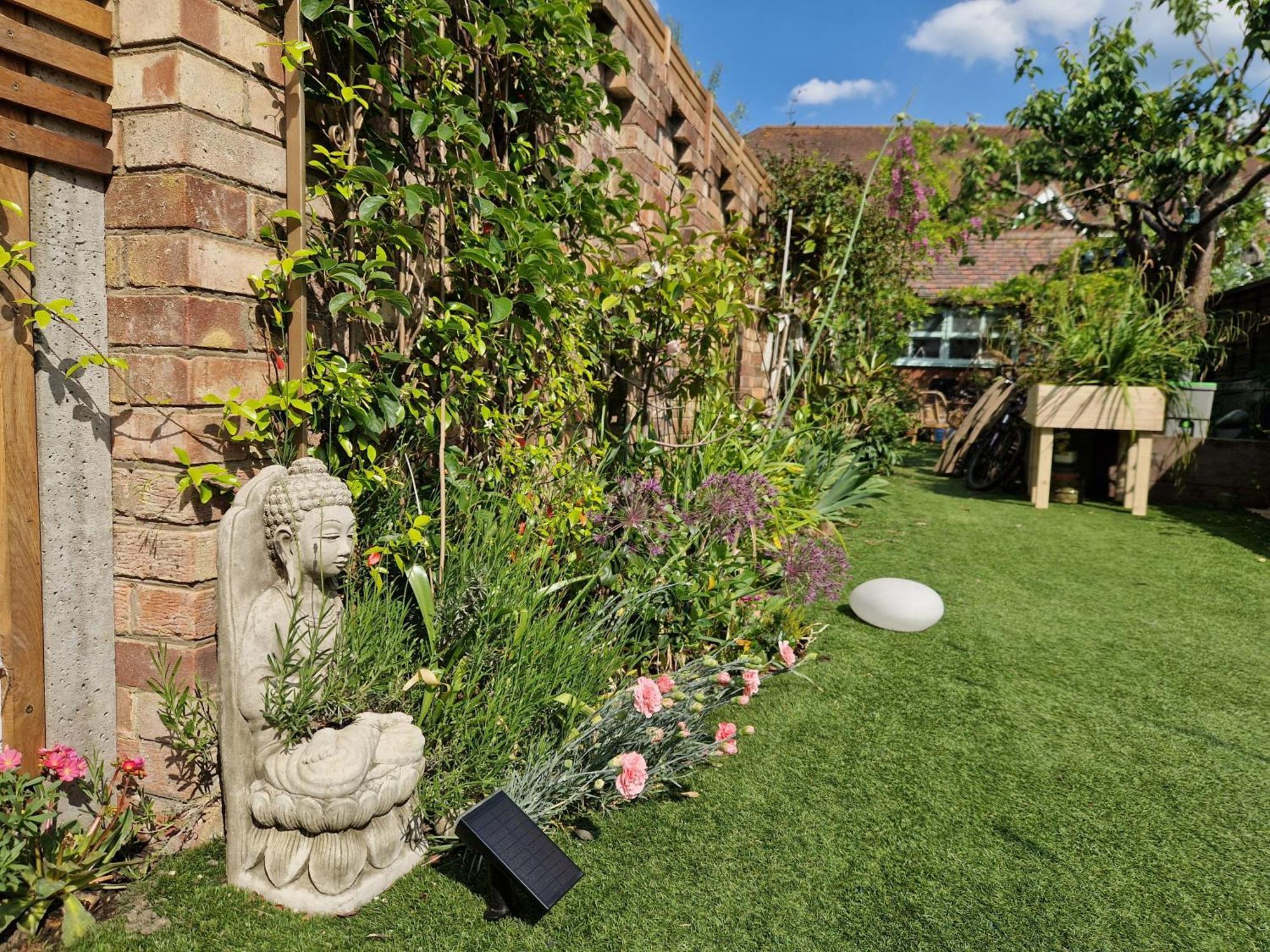 Lotus Pod House Homestay Horsell Exterior foto